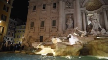 Roma Trinit dei Monti Kilisesi, İspanyol Merdivenleri ve İspanya kare gerçek zamanlı sabahın erken saatlerinde video