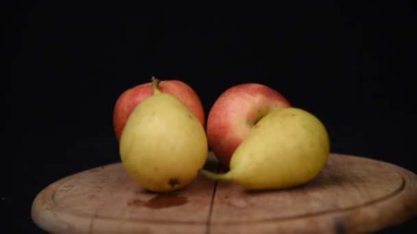 Bodegón Frutas Temporada Estudio Fondo Negro — Vídeo de stock