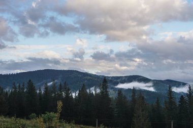 Yaz, yağmurdan önce, gökyüzü, bulutlar, bulutlar, dağlarda, ilkbahar, doğa, manzara, köy, Karpatlar, Ukrayna