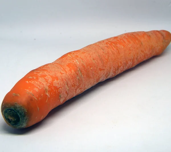 Cenouras Jovens Fundo Branco Legumes Vegetarianismo Comida Saudável Verão Horta — Fotografia de Stock