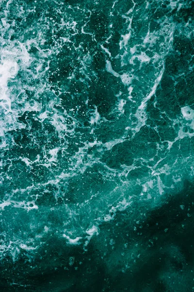 Поверхность Моря Волнами Всплесками Пеной Пузырьками Высоком Приливе Приливе Зеленый — стоковое фото