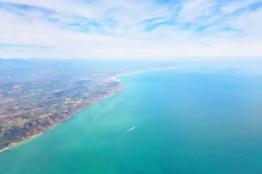Toprak ve deniz çarpıcı manzara, uçak dur görünümü