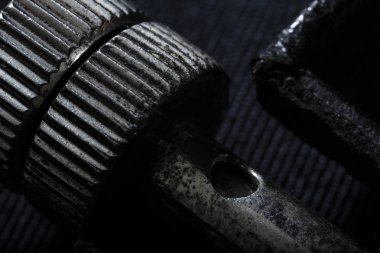 Aşırı yakın çekim demir kasnaklı.