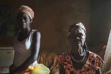 Ndalatando/Angola - 27 Temmuz 2017 - Afrika anne ve kızı etkileyici portresi.