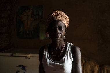 Ndalatando/Angola - 27 Temmuz 2017 - etkileyici Afrikalı kadın portresi.