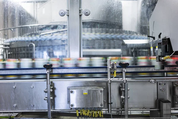 Alfombra Fábrica Bebidas Refrigerantes Para Pasar Con Velocidad — Foto de Stock