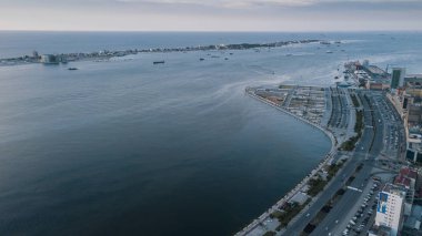 Luanda, Angola marjinal hava fotoğrafı. Africa.Difference yeni ve eski binalar arasında.