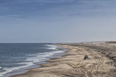 4 x 4 araba buggy vahşi plajda bilinen.