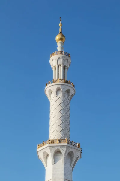 Věže v arabské mešitě v Abú Dhabí. Sae. — Stock fotografie