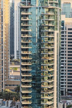 Bae/Dubai 20 Dez 2018 - Dubai'de balkonlu gökdelenlerin kapalı çerçevesi