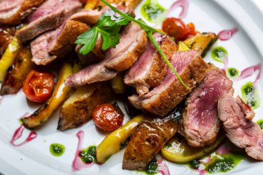 Nadir et ve aşırı detay ile Gurme biftek yemek.