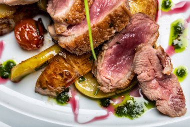 Nadir et ve aşırı detay ile Gurme biftek yemek.