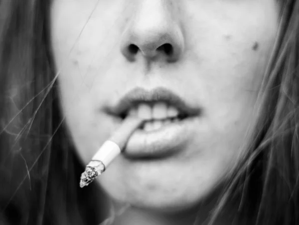 Close View Female Mouth Cigarette — Stock Photo, Image