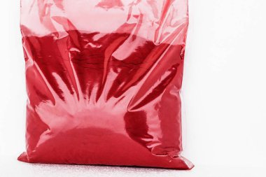 Kırmızı renkli küçük toplu mallarla şeffaf plastik ambalaj çantası