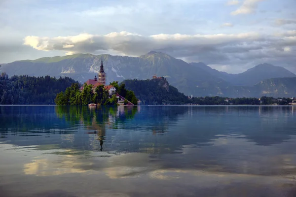 Lago Bled Com Marys Igreja Assunção Pequena Ilha Bled Slovenia — Fotografia de Stock