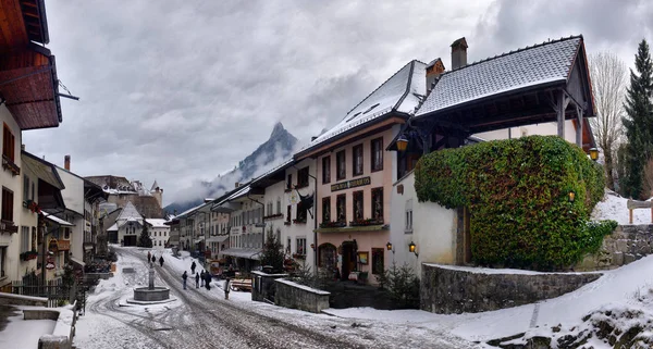 Gruyeres Svizzera Gennaio 2017 Gli Edifici Situati Lungo Piazza Principale — Foto Stock