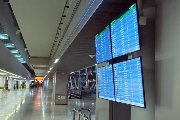 Polsko Varšava Chopin Airport Yanuary 2018 Digitální Informační Tabule Programu — Stock fotografie