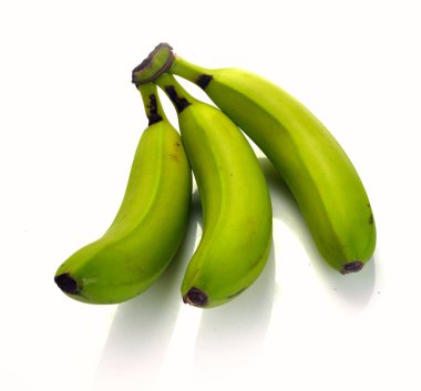  Beyaz arkaplanda yeşil muz demeti