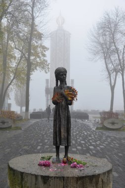 Holodomor kurbanlarının anısına. Bir ışık heykeli