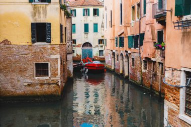 Venice, İtalya - 24 Mayıs 2018: Güzel mimari benzersiz bir Venedik. Kartpostal şehir manzaralı.