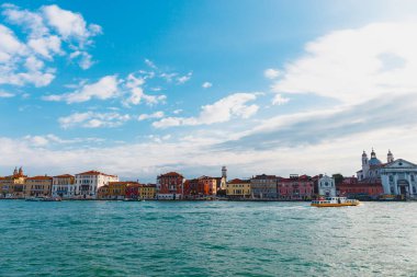 Venice, İtalya - 24 Mayıs 2018: Güzel mimari benzersiz bir Venedik. Kartpostal şehir manzaralı.