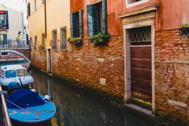Venice, İtalya - 24 Mayıs 2018: Güzel mimari benzersiz bir Venedik. Kartpostal şehir manzaralı.