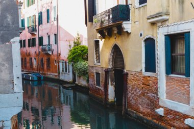 Venice, İtalya - 24 Mayıs 2018: Güzel mimari benzersiz bir Venedik. Kartpostal şehir manzaralı.