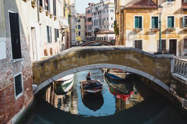Venice, İtalya - 24 Mayıs 2018: Güzel mimari benzersiz bir Venedik. Kartpostal şehir manzaralı.