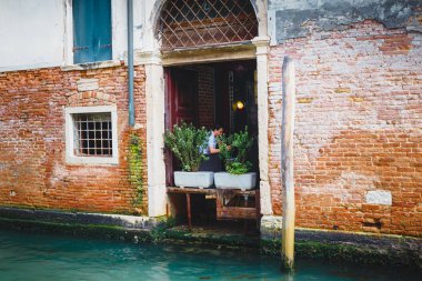 Venice, İtalya - 24 Mayıs 2018: Güzel mimari benzersiz bir Venedik. Kartpostal şehir manzaralı.