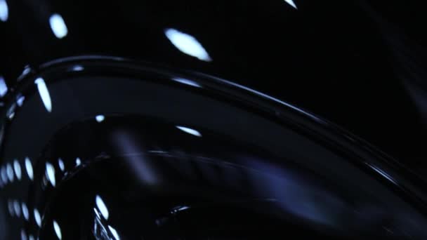 Siyah Bir Araba Yakın Çekim Far Bulanık Arka Plan Güzel — Stok video
