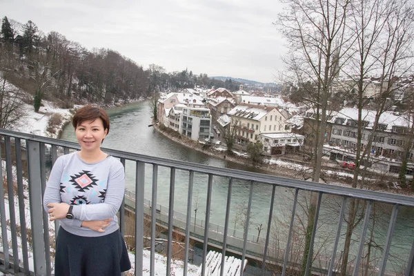 Asiatiska Damen Resenär Bern Stad Vinter Schweiz Europa — Stockfoto