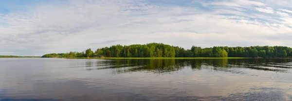 Острів в Фінська затока — стокове фото