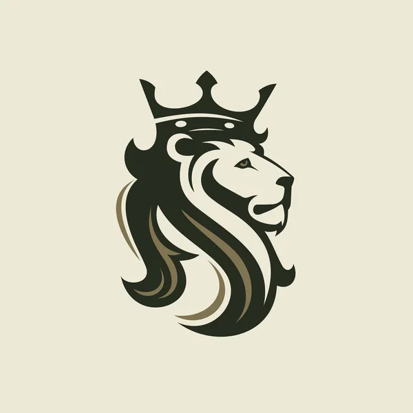 A cabeça de um leão com uma coroa real — Vetor de Stock