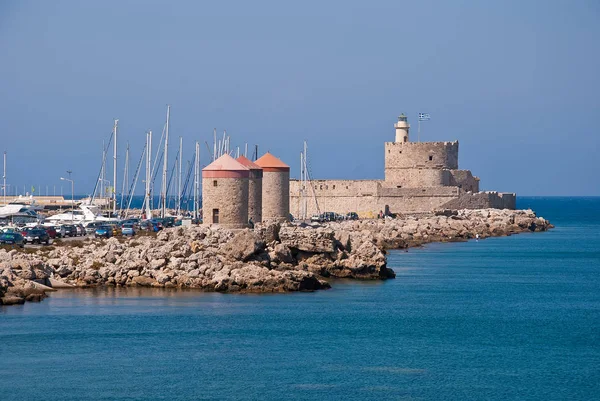 Rodos Landmark Ortaçağ deniz feneri — Stok fotoğraf