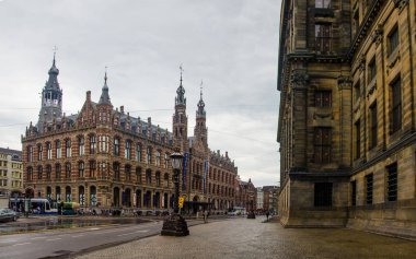  Amsterdam'da magna plaza alışveriş merkezi