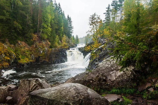 Kivach vízesés Karelia, Oroszország — Stock Fotó