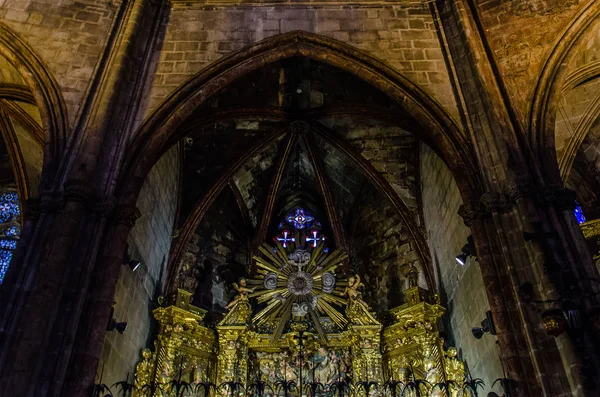 Barselona Katedrali Gotik çeyreğinde iç.