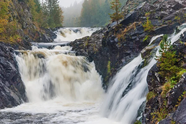 Kivačském vodopád v Karelia, Rusko — Stock fotografie