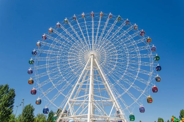 The largest Ferris wheel in Kazakhstan — Stock Photo, Image