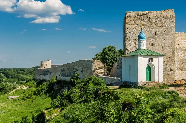 Fortaleza Izborsk Capela Ícone Mãe Deus Korsun Região Pskov Rússia — Fotografia de Stock