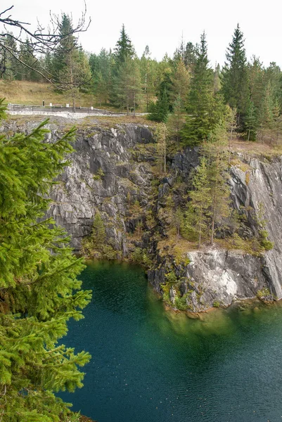 Ruskeala Mountain Park Orientační Bod Ruska Mramorová Horská Kamenolom Krajina — Stock fotografie