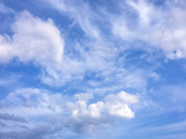 Piękne Błękitne Niebo Chmur Tła Niebo Chmur Pogoda Natura Chmura — Zdjęcie stockowe