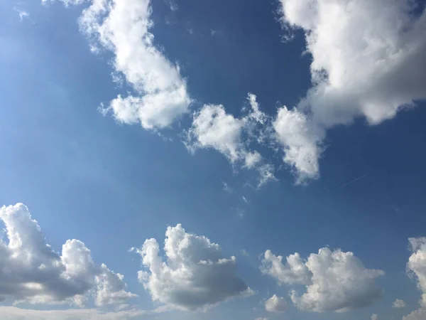 배경입니다 하늘입니다 구름과 — 스톡 사진