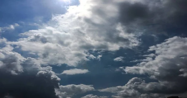 Céu Azul Bonito Com Nuvens Background Sky Com Nuvens Tempo — Fotografia de Stock