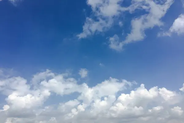 Krásná Modrá Obloha Mraky Pozadím Obloha Mraky Počasí Příroda Cloud — Stock fotografie