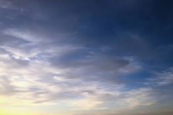 Красивые Облака Голубом Фоне Неба Облачное Небо Голубое Небо Облачной — стоковое фото