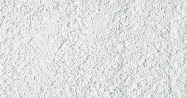 Gri ve siyah tonlarda fırça darbeleriyle beyaz desenli soyut arkaplan