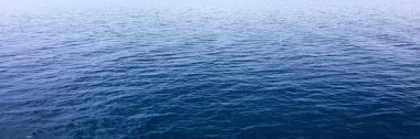 Mavi su doku. Arka plan için mavi su deniz