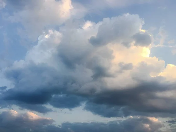 Piękne Błękitne Niebo Chmurami Tła Niebo Zachmurzenia Niebo Chmurami Pogoda — Zdjęcie stockowe