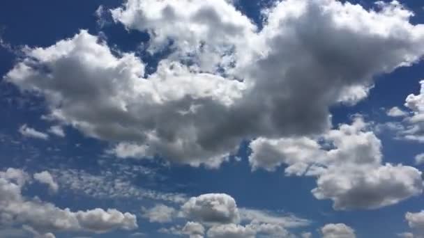 Schöne Wolken Vor Blauem Himmel Wolkenhimmel Blauer Himmel Mit Bewölktem — Stockvideo